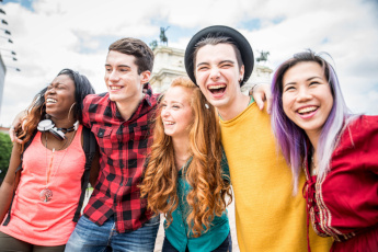 Junge Männer und Frauen verschiedener Nationalitäten.
Foto: oneinchpunch - stock.adobe.com