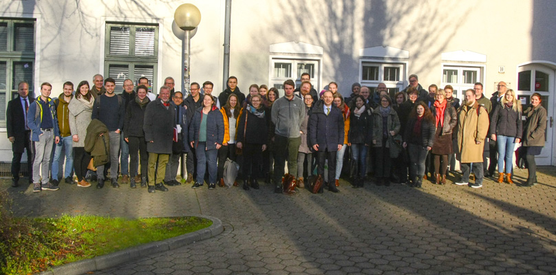 Gruppenfoto zur Eröffnung des LehrKollegs